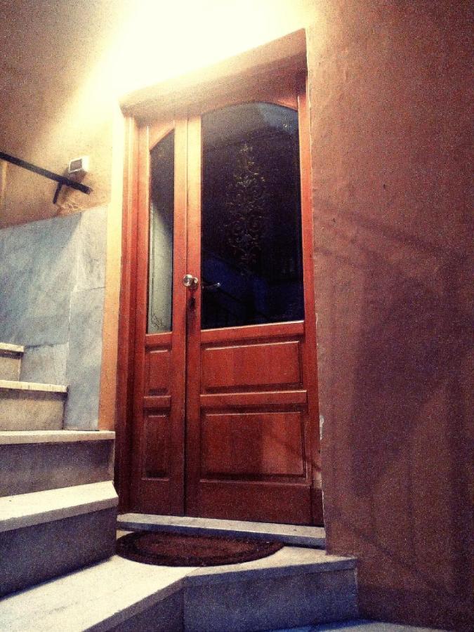 Bed & Breakfast A Capua Adiacente Al Duomo - Il Vicolo Luaran gambar