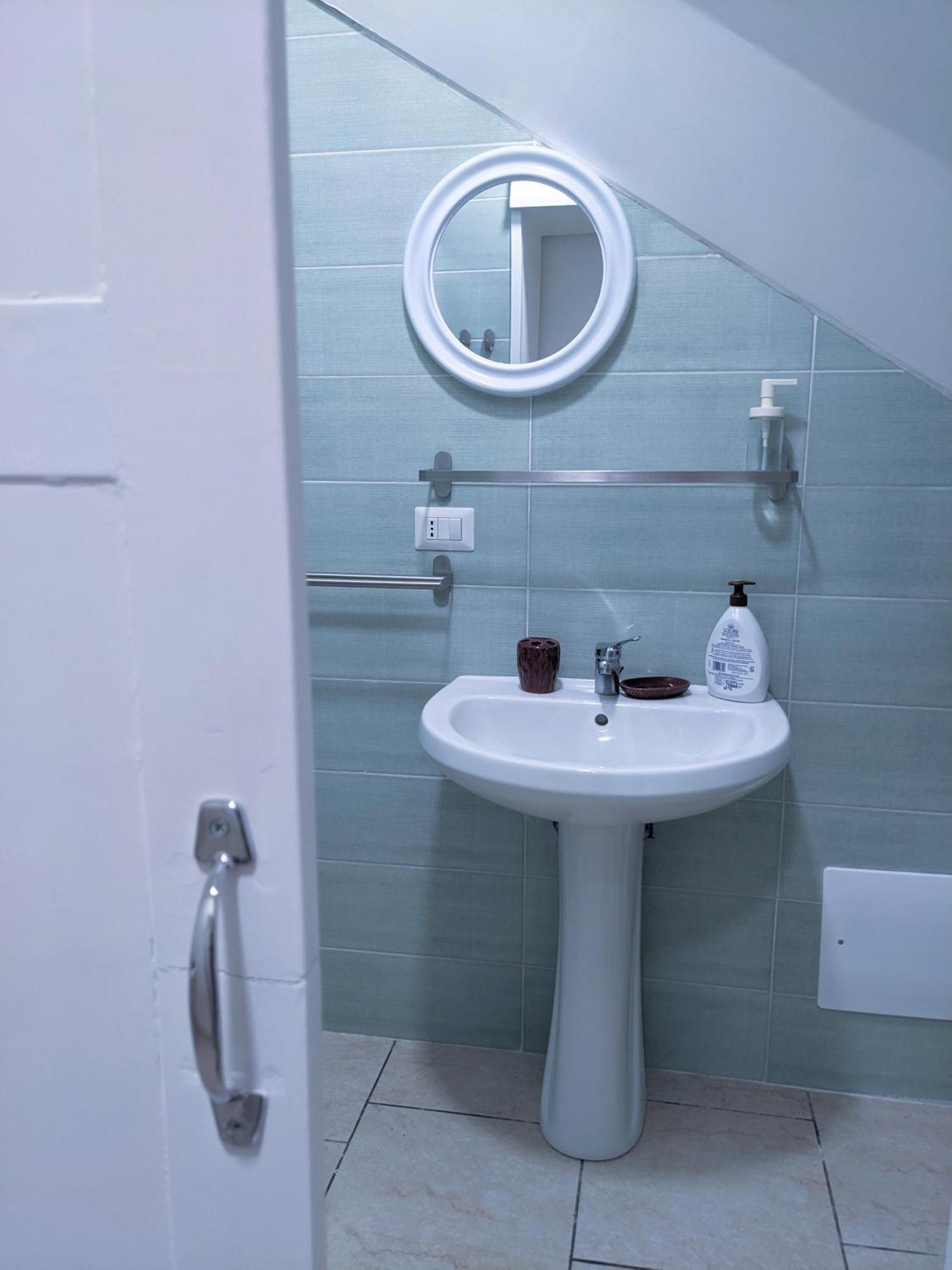 Bed & Breakfast A Capua Adiacente Al Duomo - Il Vicolo Luaran gambar